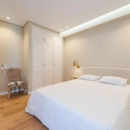 Lovely Corner Near Beach, Casino & Train Appartement Estoril
