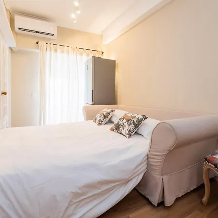 Appartement Lovely Corner Near Beach, Casino & Train