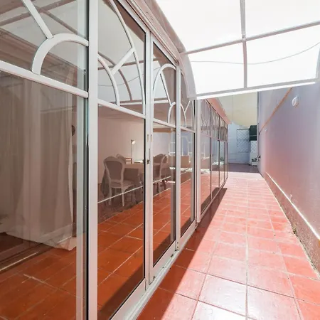Lovely Corner Near Beach, Casino & Train Appartement Estoril