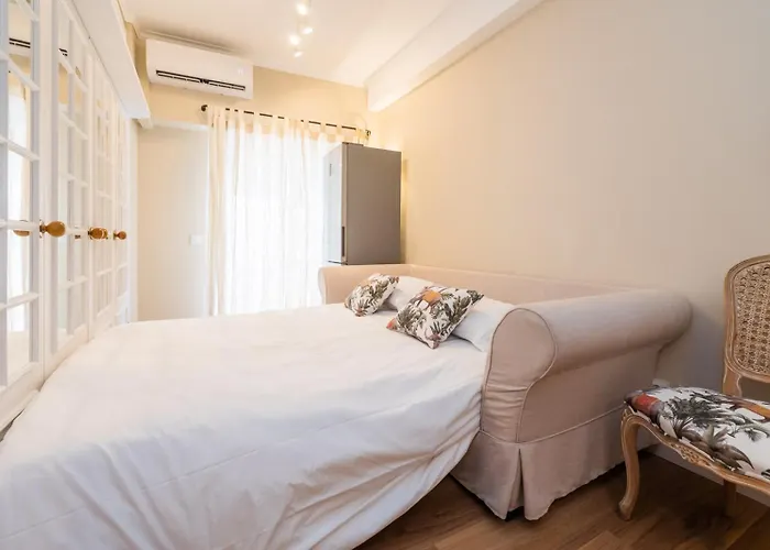 Apartment Lovely Corner Near Beach, Casino & Train